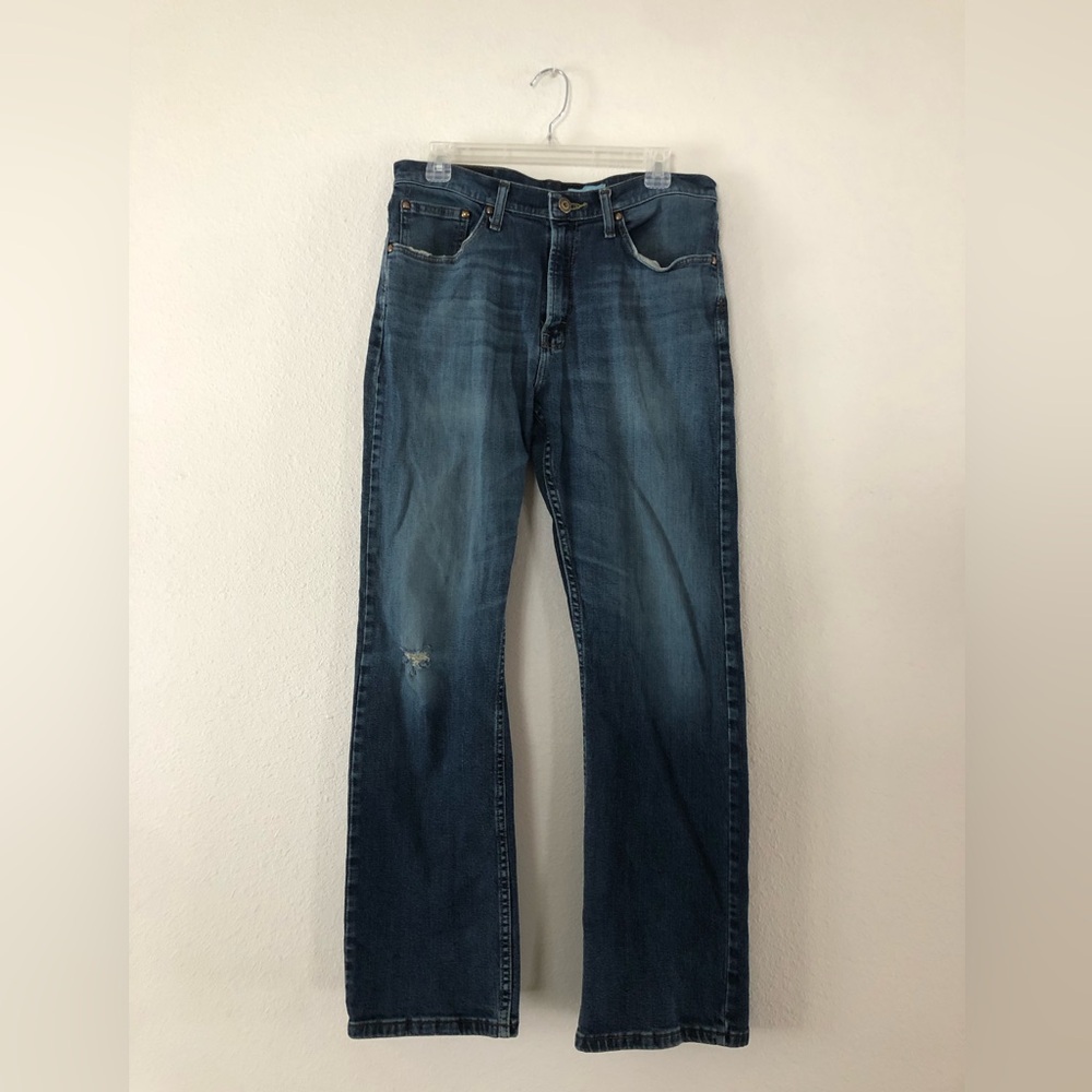 Wrangler Men's Distressed Blue Denim Straight Leg Jeans